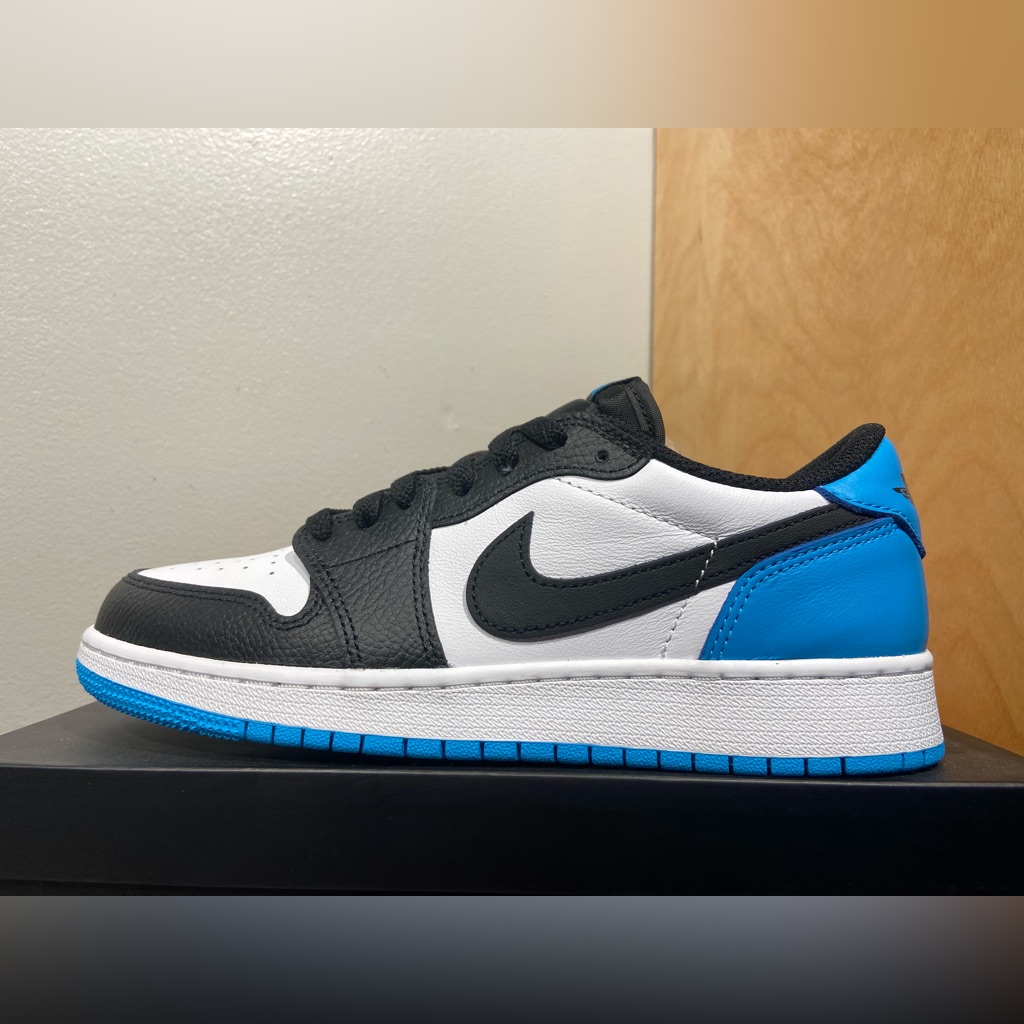 Nike Air Jordan 1 Retro Low Gs Unc